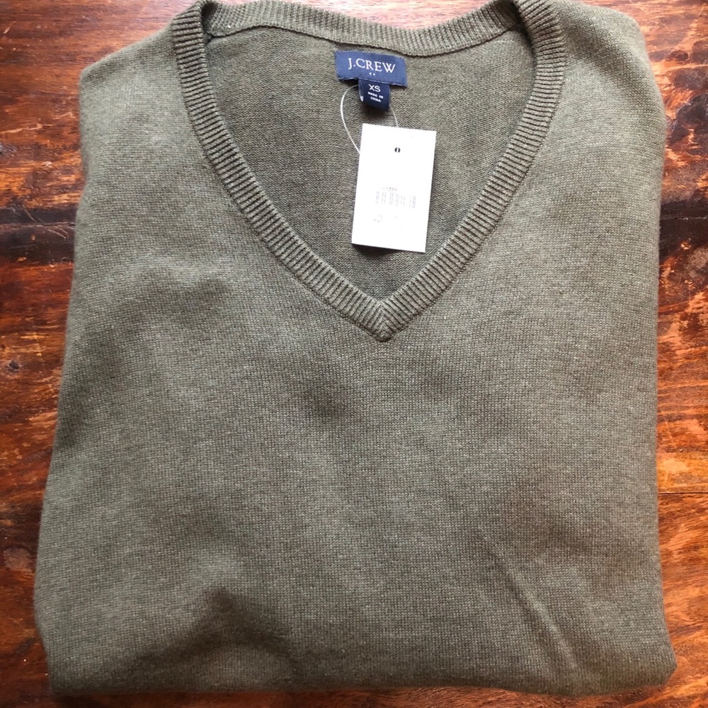 J Crew men’s XS green v-neck sweater